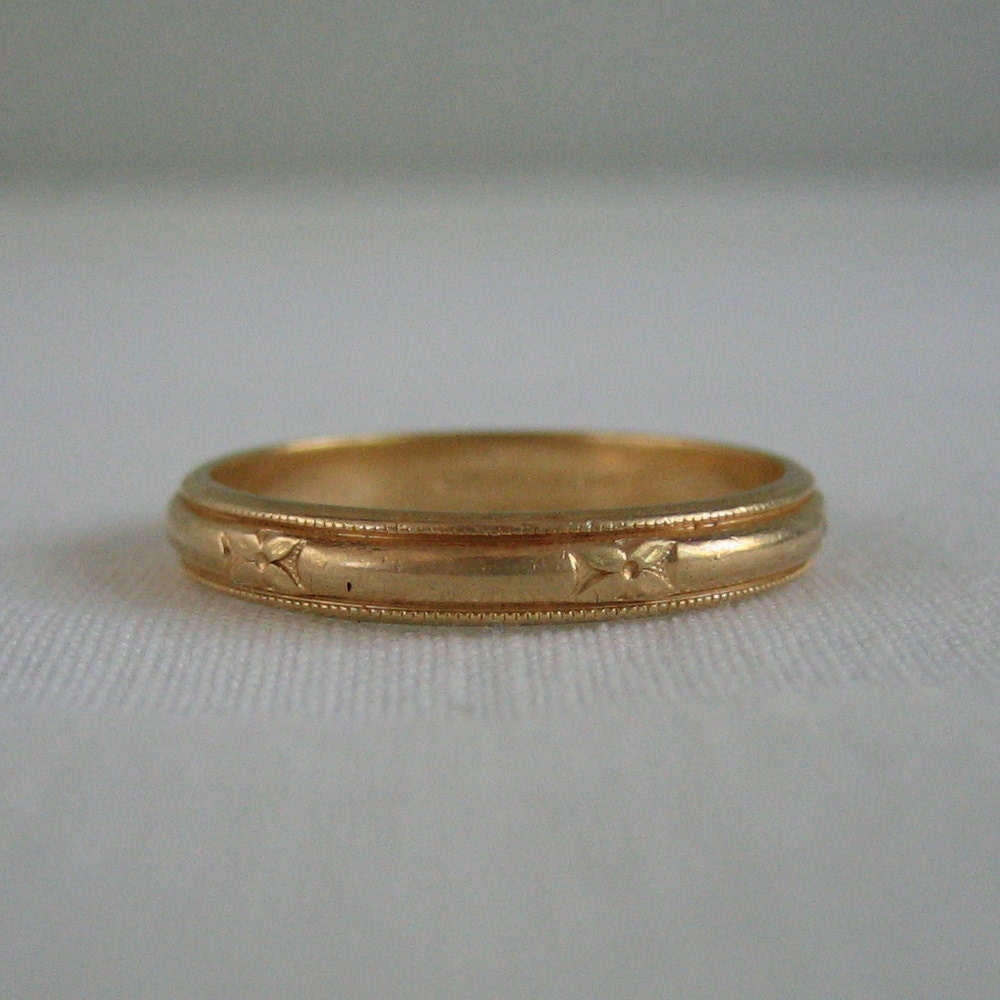 Vintage Men's Wedding Band. Yellow Gold. Circa 1940s. Addy