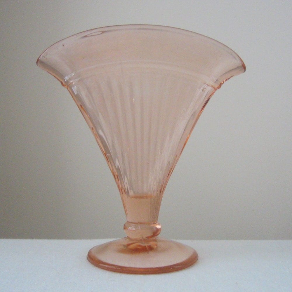 Sale Vintage Pink Depression Glass Fan Vase Ships From Usa