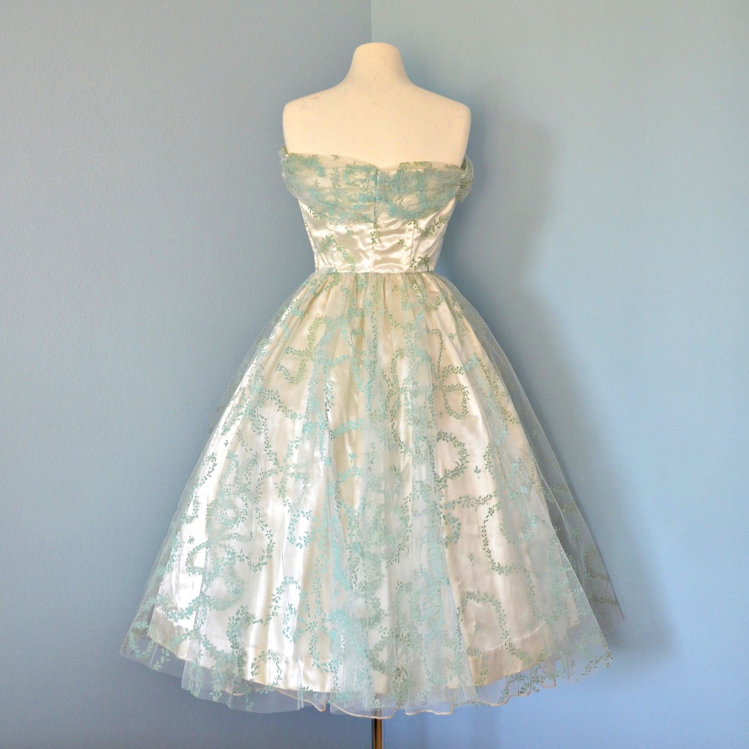 Vintage 1950's Prom Dress...Beautiful Tea Length Strapless