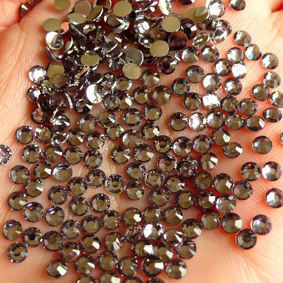 3mm Resin Rhinestones / 14 Faceted Cut Round by MiniatureSweet