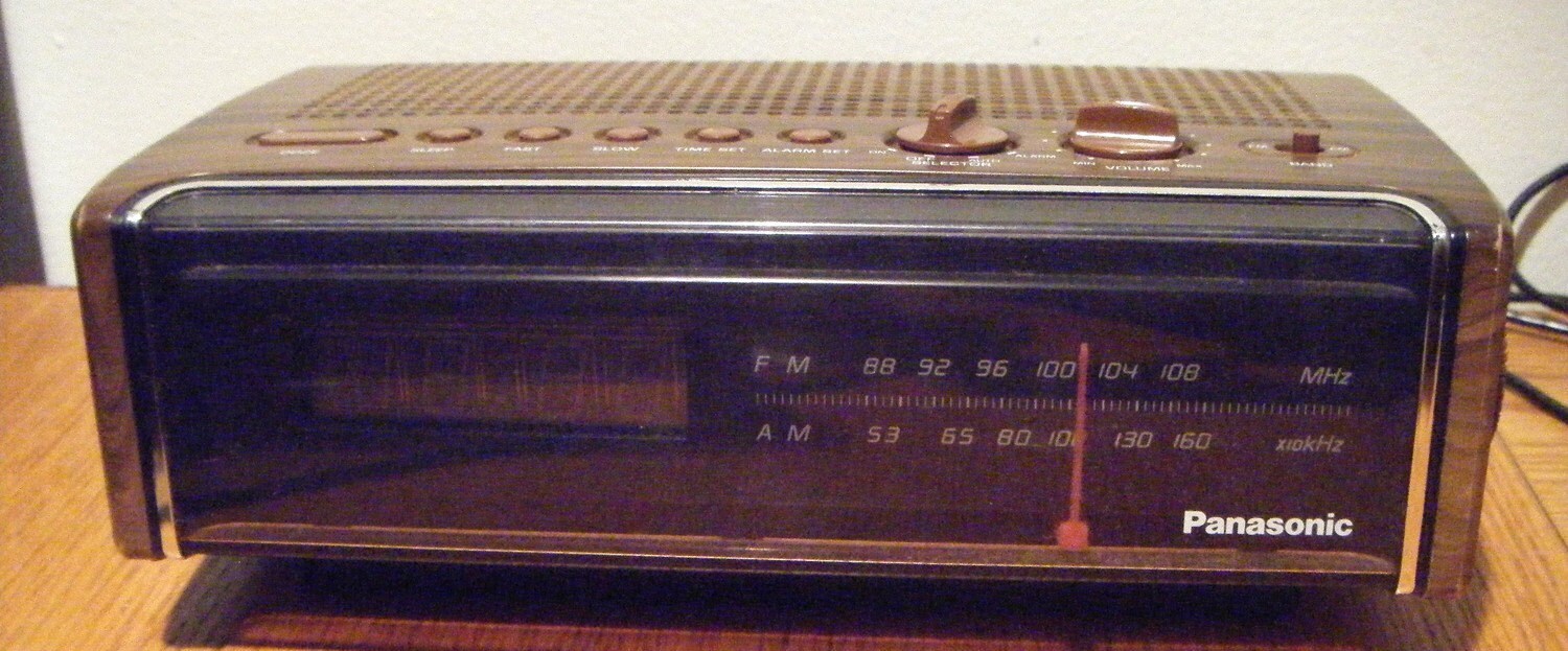 VINTAGE PANASONIC ALARM CLOCK RADIO Model RC75