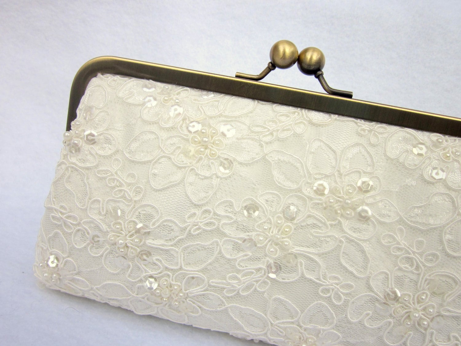 bridal pearl clutch