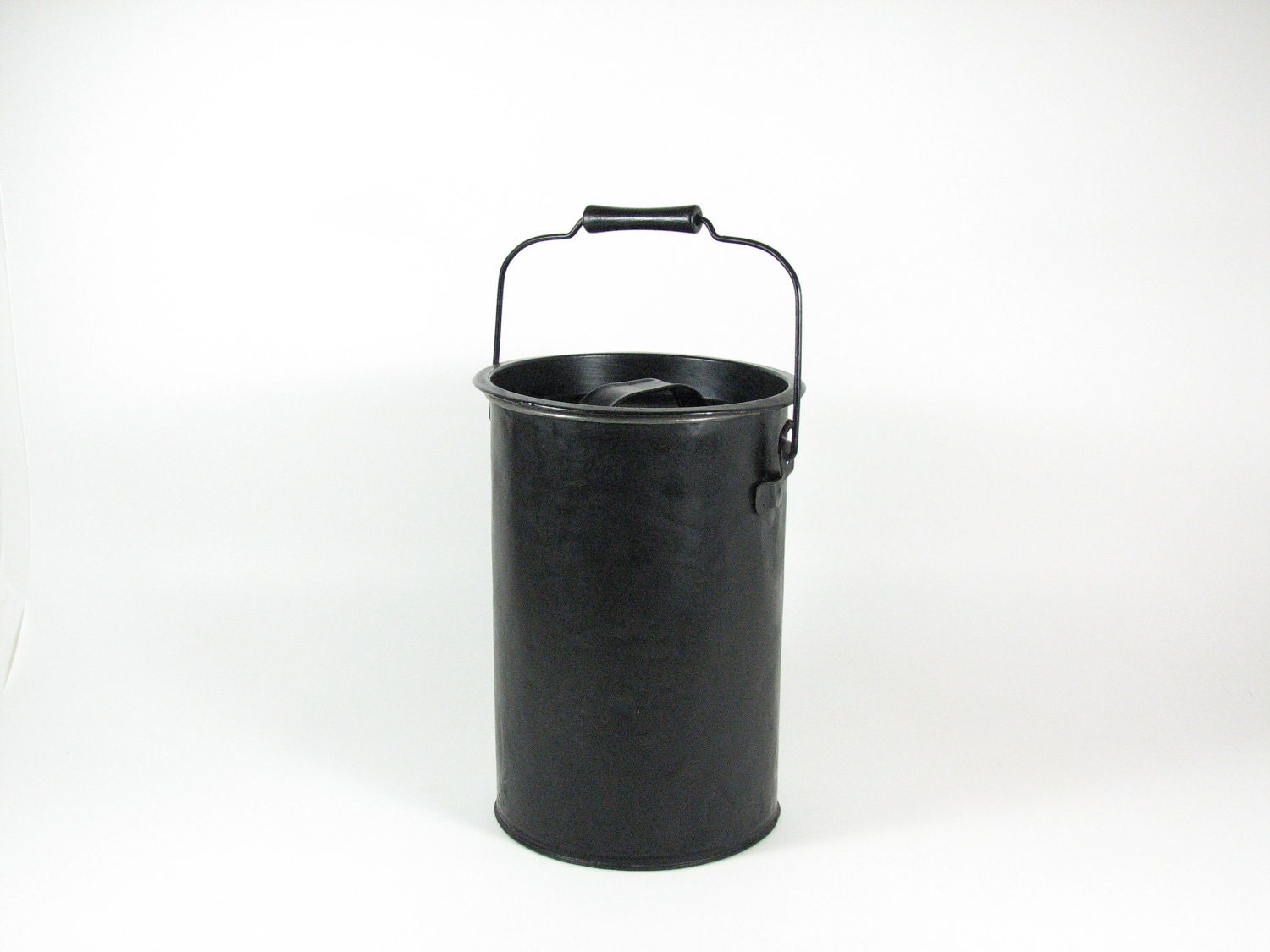 Metal Waste Can Ash Bucket Black Metal Pail with Handle