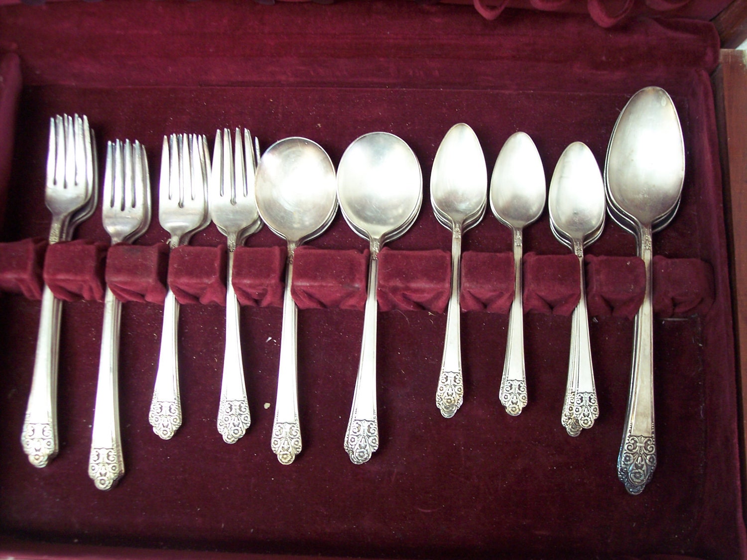Rogers DeLuxe Plate I S Precious Flatware 1941