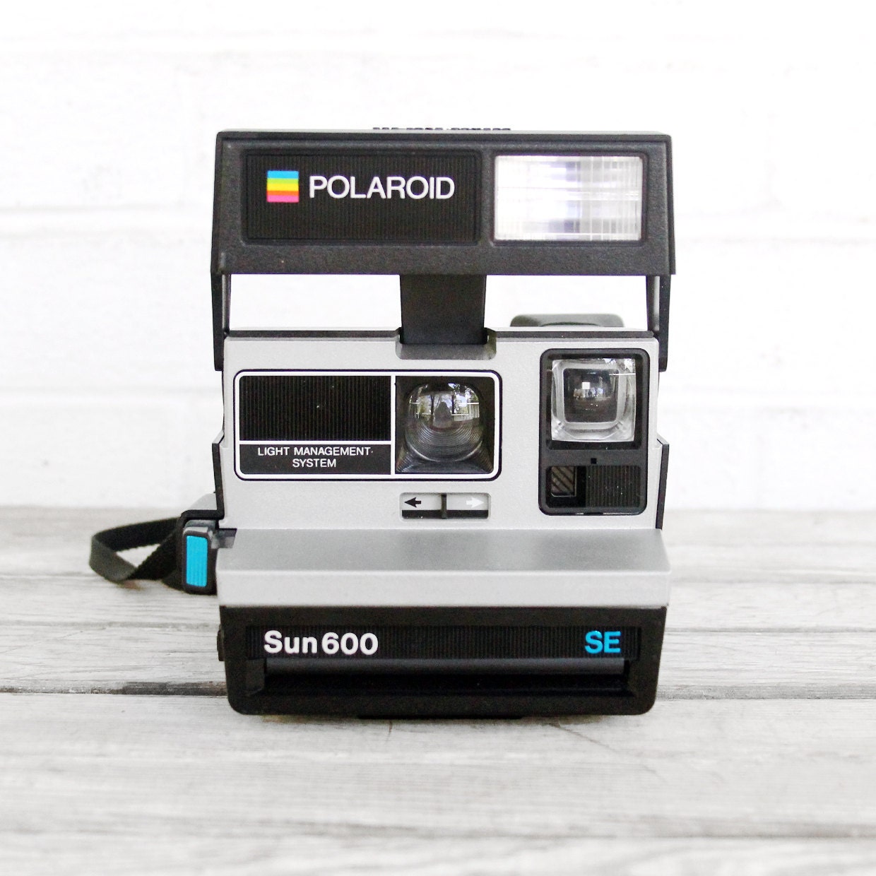vintage polaroid 600 SE camera works