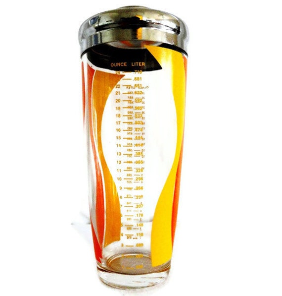 Irvinware Vintage Cocktail Shaker with Metal Lid 24 oz.