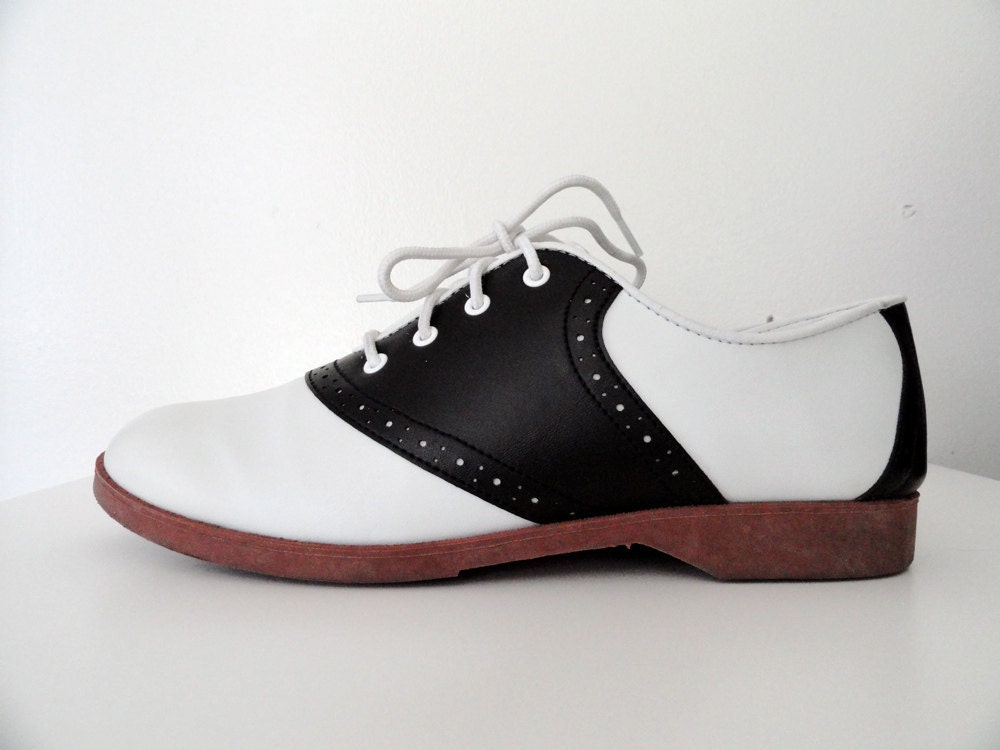 90s Black and White Vegan Saddle Shoe Loafers Size 8