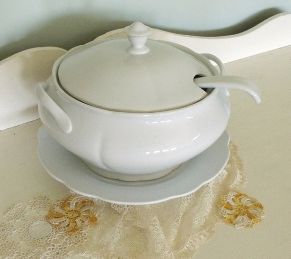 Large Vintage White Ironstone Soup Tureen by robinseggbleunest