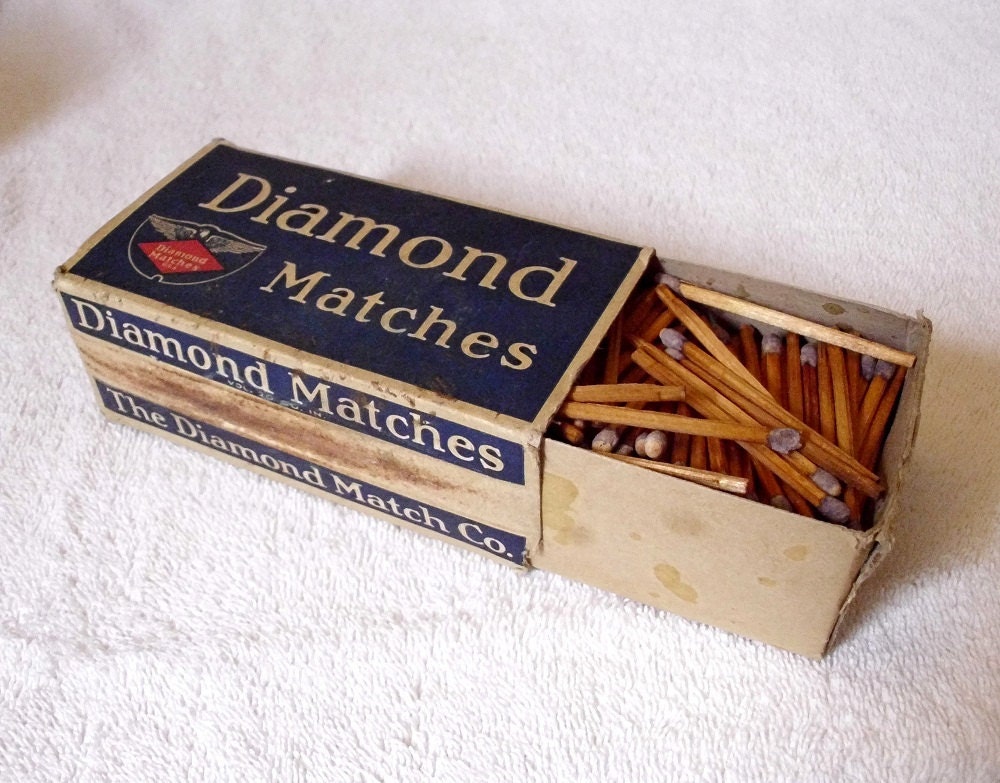 Vintage Diamond Matches Box and Wooden Matches 1915