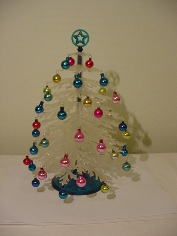 Antique Christmas Ornaments >> Vintage 1940's Era Plasco Hard Plastic Christmas Tree And Antique Christmas Ornaments >> Vintage 1940's Era Plasco Hard Plastic Christmas Tree And