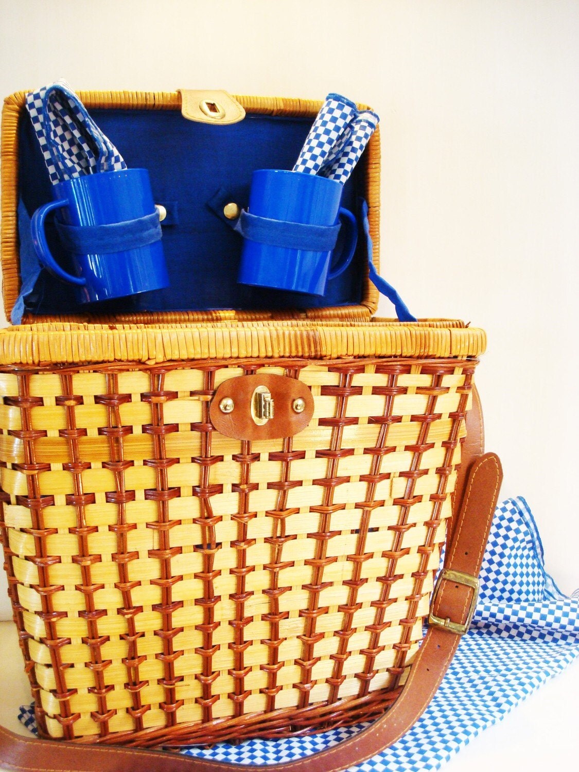 Vintage Picnic Basket Wicker Rattan Shoulder Strap