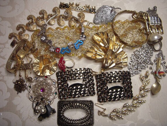 junk jewelry for crafts