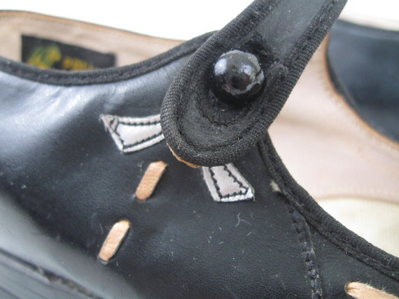 Antique Button Shoes / Mary Jane Shoes / Early Black Leather