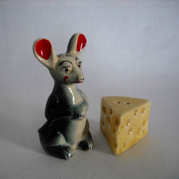 Vintage Ceramic Mouse and Cheese Shaker Set