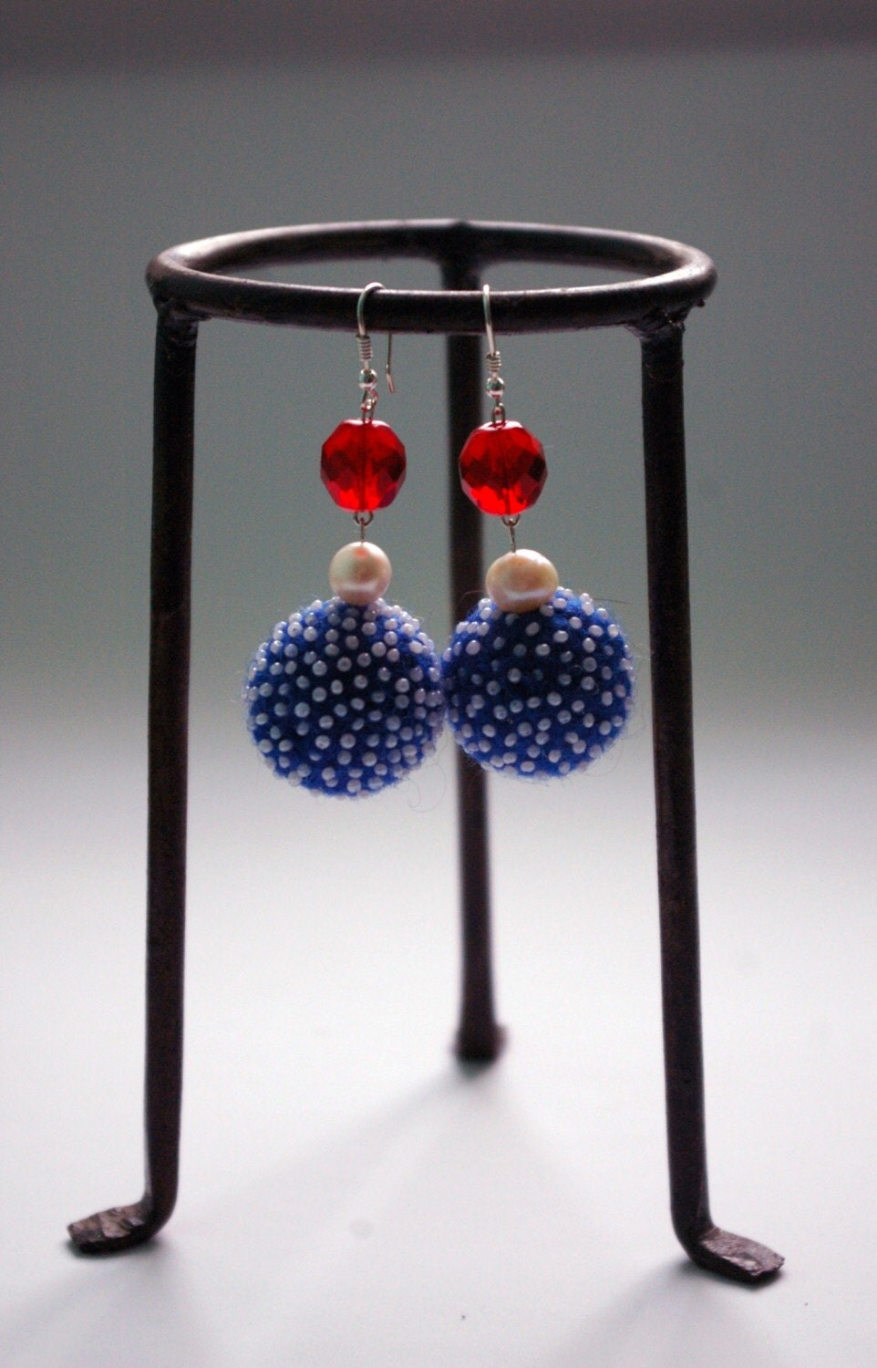 Blue Felt Earrings Dangle Felt Earrings Beaded Blue by lyralyra