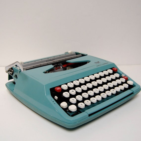 vintage TYPEWRITER smith corona 60s EGGSHELL blue excellent