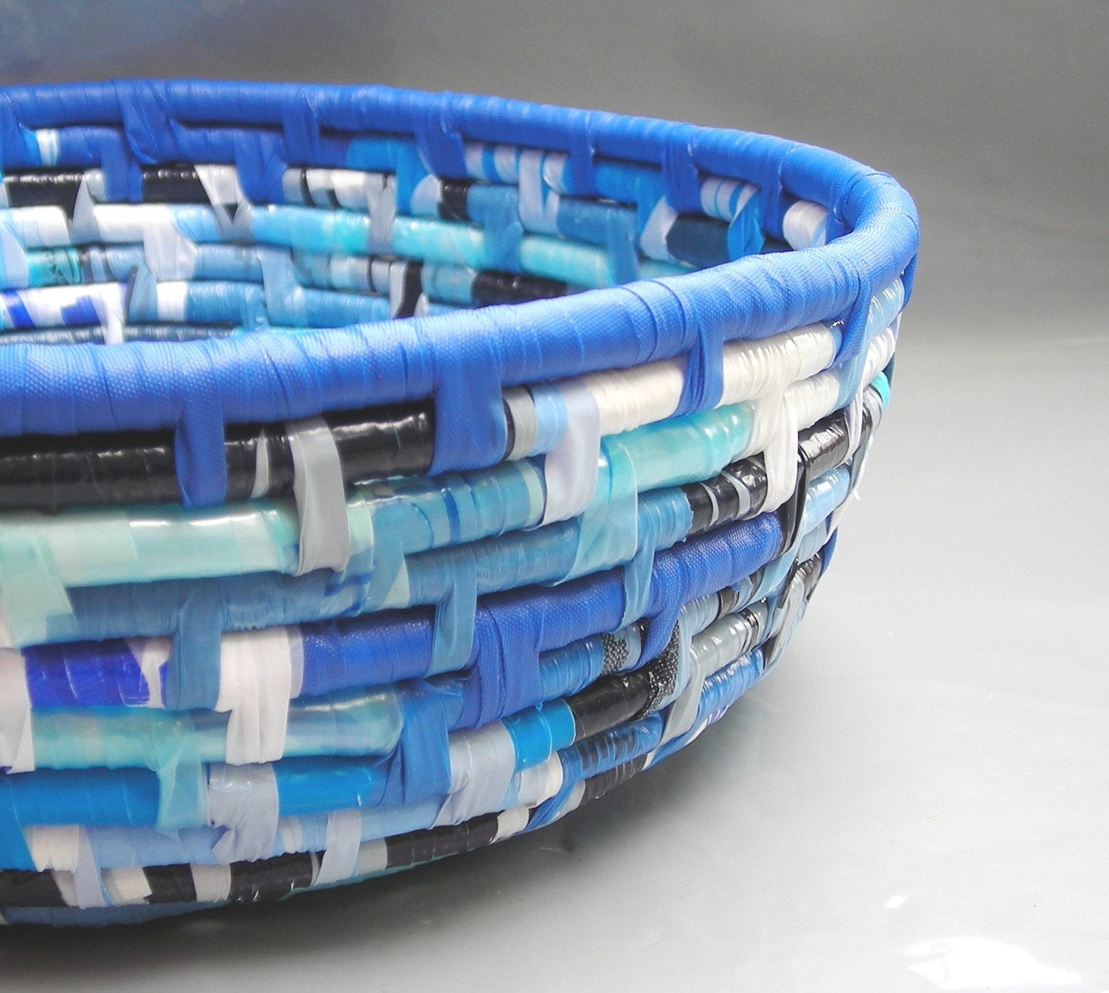 Recycled plastic bag basket blue patchwork