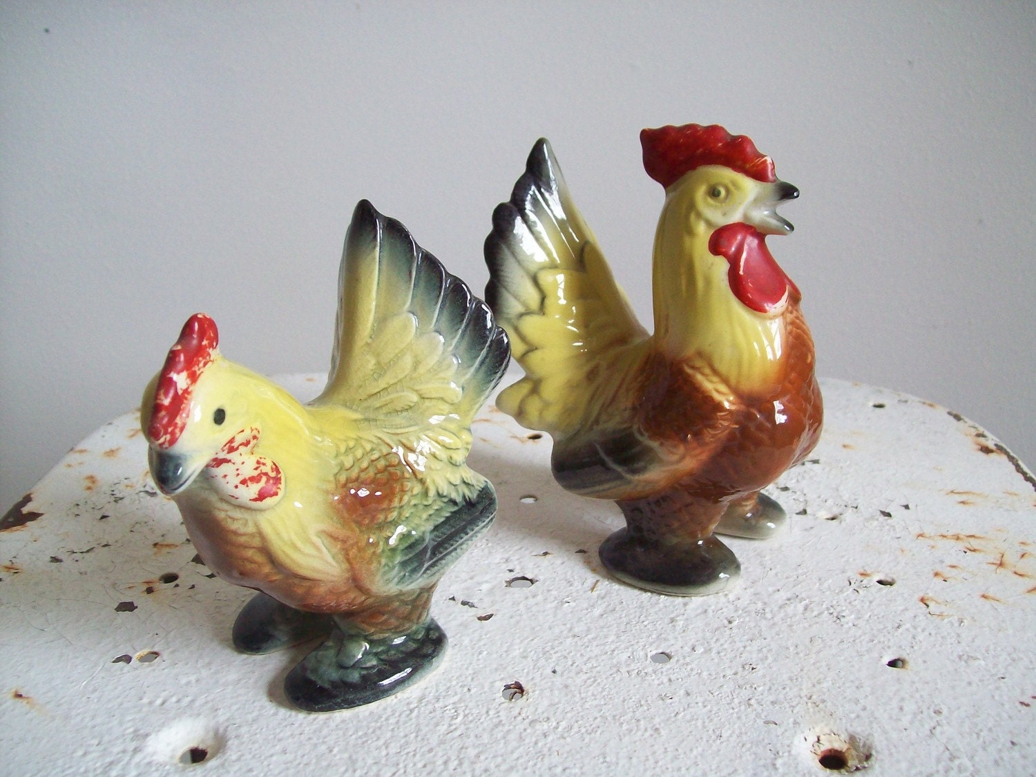 Vintage Chicken salt and pepper shakers hen and rooster cold
