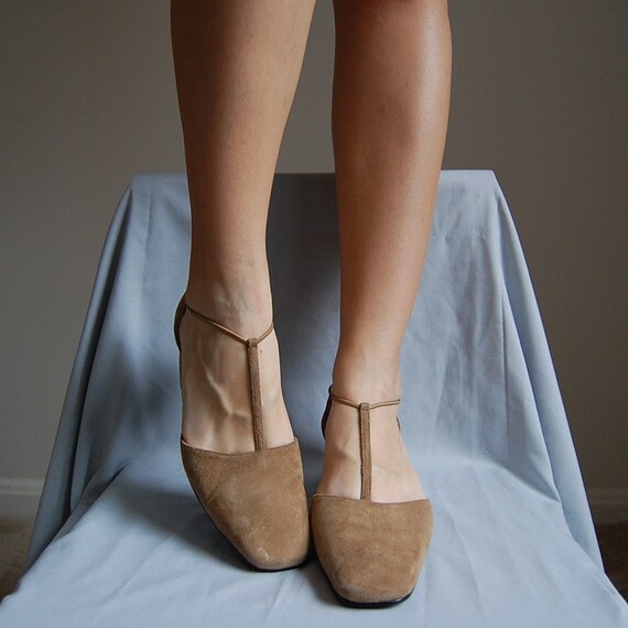 1980s camel brown suede T-strap heels 8.5 by adriancompany on Etsy