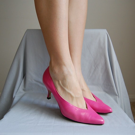 1980s HOT PINK leather pumps 8