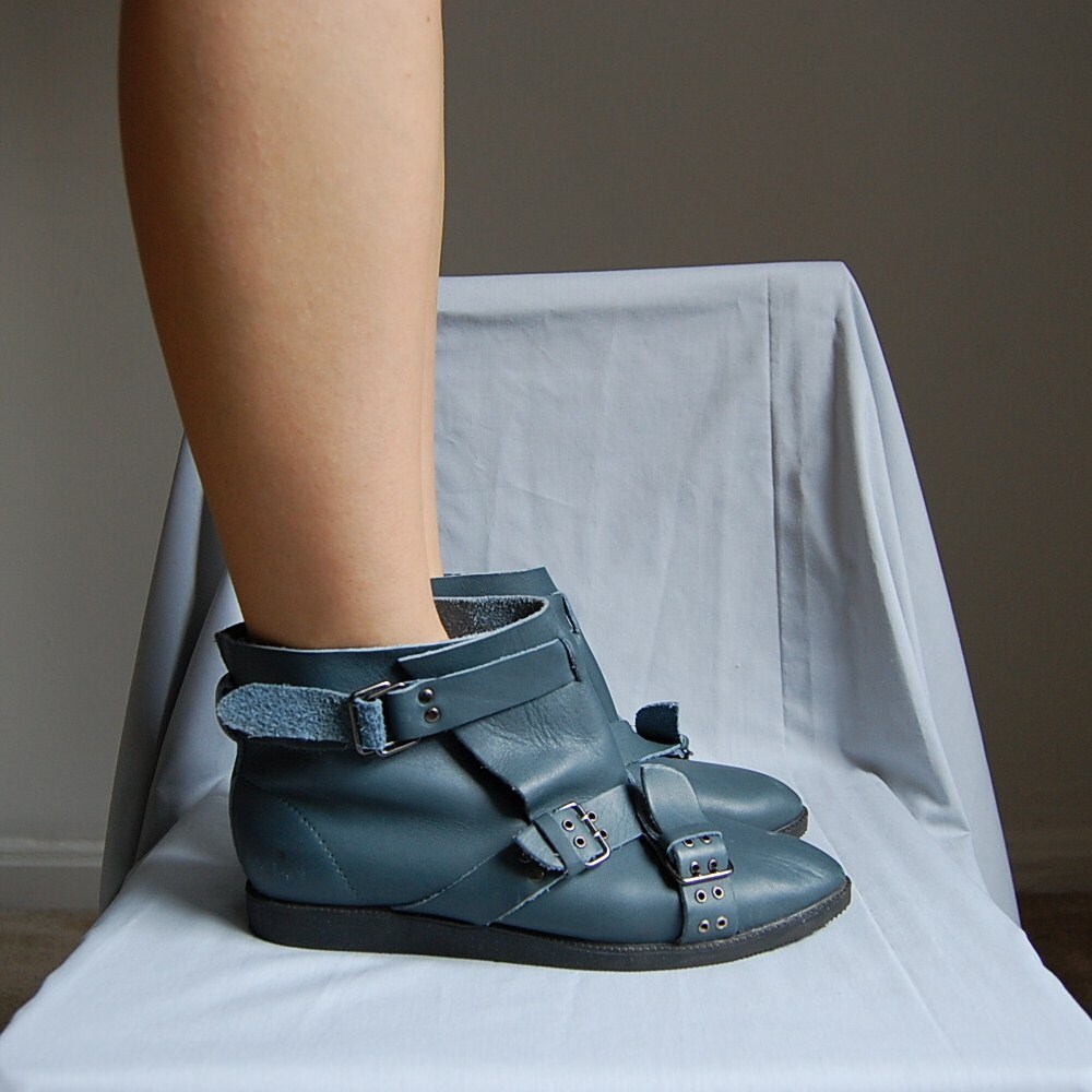1990s teal blue bandage buckle ankle boots 8