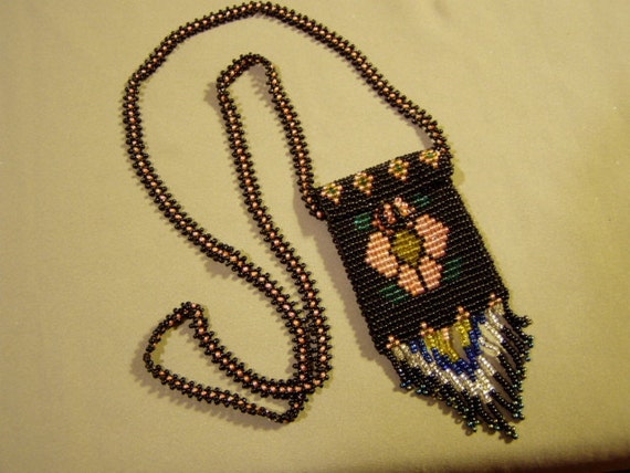 Vintage Seed Bead Coin Purse Pendant Necklace 717