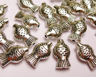 Silver color beads hypoallergenic- 25 pcs - engraved silver fish beads - ZAS 77