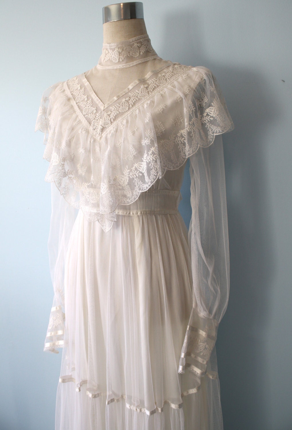 20% OFF SALE 1970s Gunne Sax Wedding Dress // Vintage