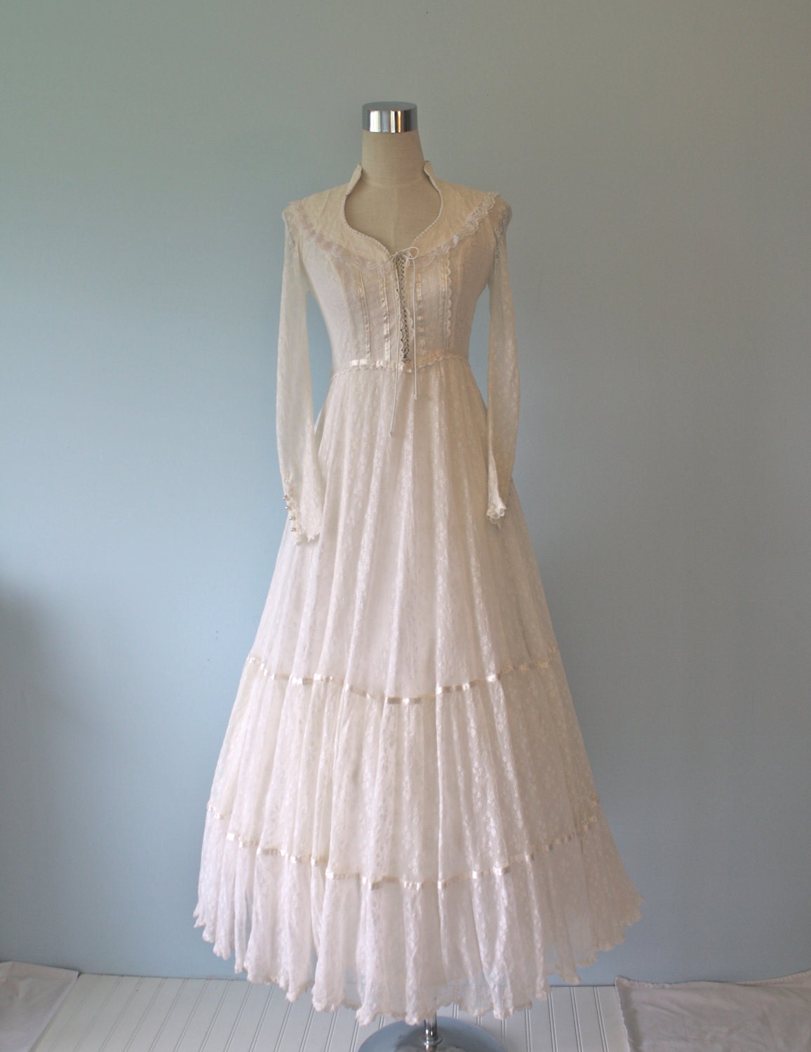 GUNNE SAX Ivory White Victorian Wedding Dress by FoxyBritVintage