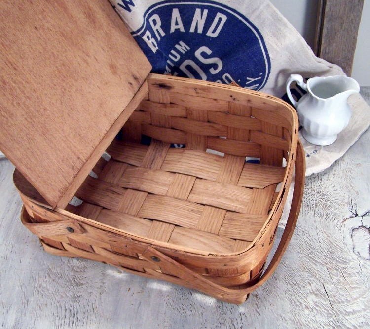 Vintage Pie Basket For The Perfect Picnic