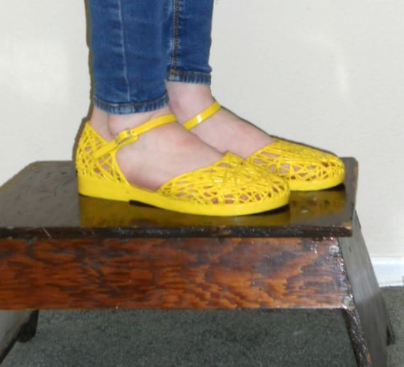 yellow jelly shoes