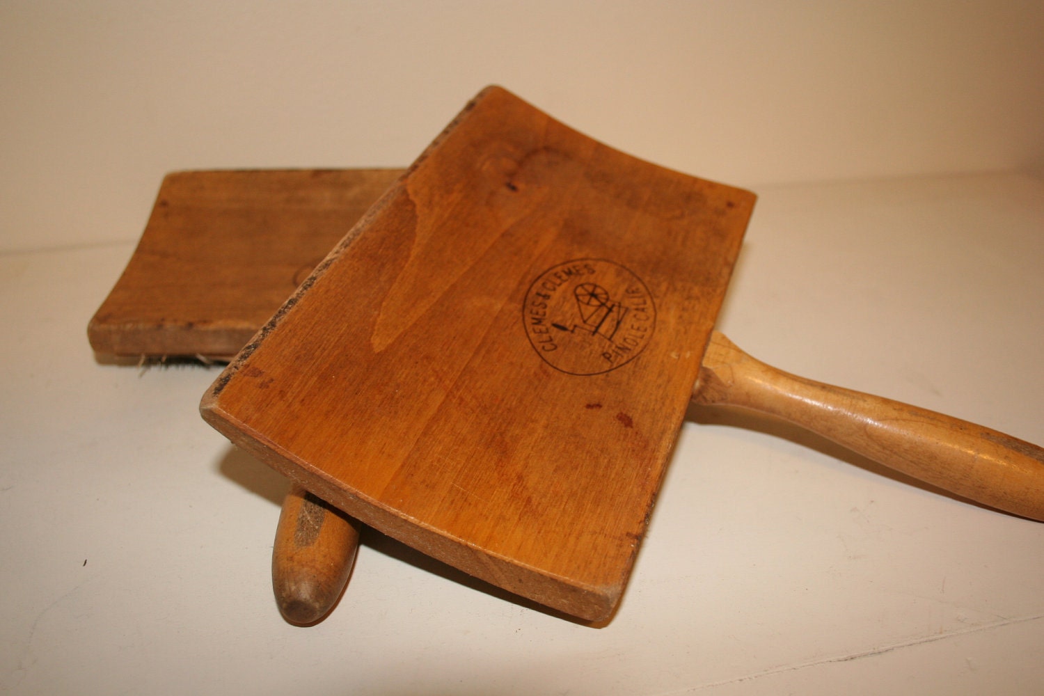 Clemes and Clemes Wool Hand Carders