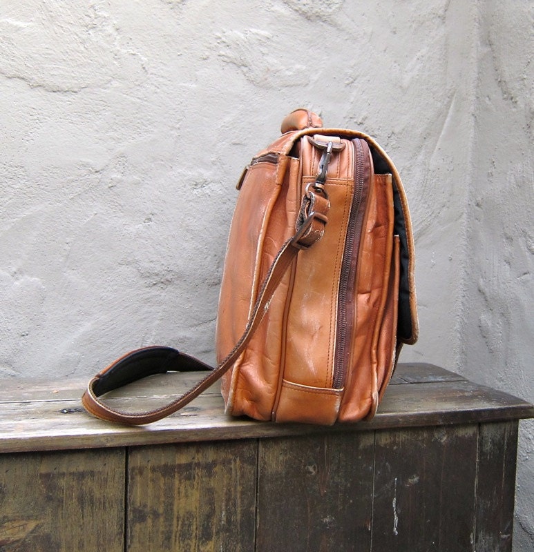 Vintage Distressed Tan Leather Large Satchel Messenger Bag