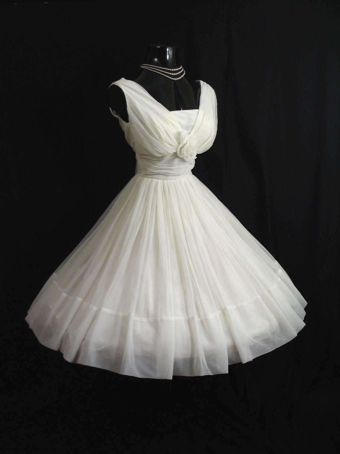 Vintage 1950's 50s White Ruched CHIFFON Organza Rosette