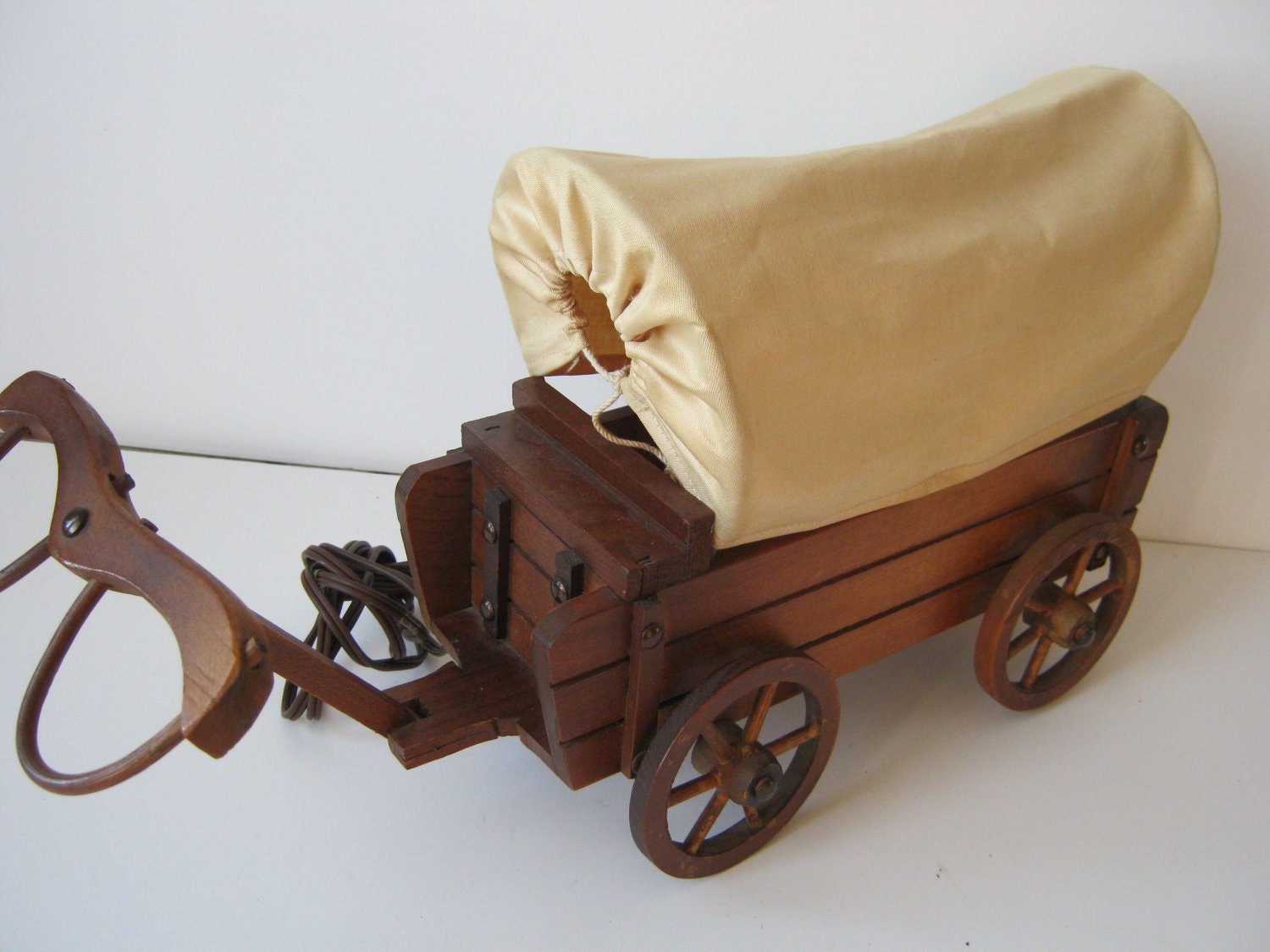 Vintage Covered Wagon 34
