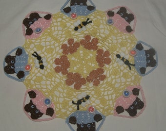 Peeking Bears and Bees Crochet Doily Pattern