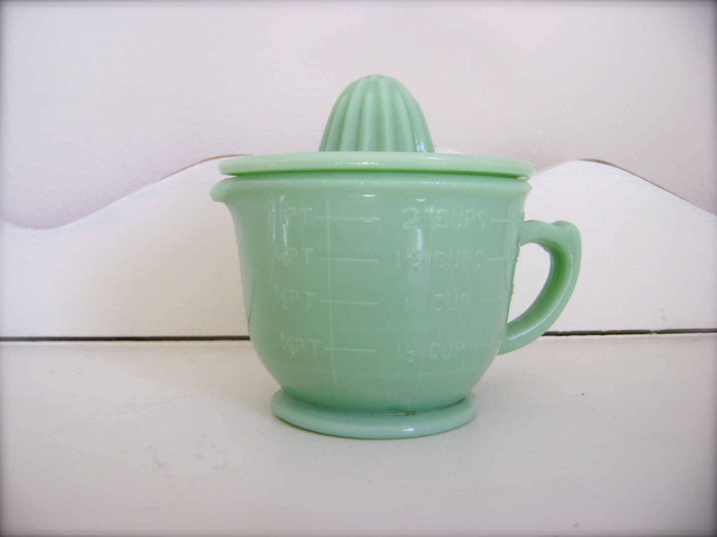 Jadite Juicer Reamer Measuring Cup