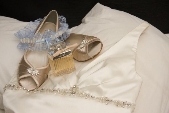 wide width wedding shoes wedges