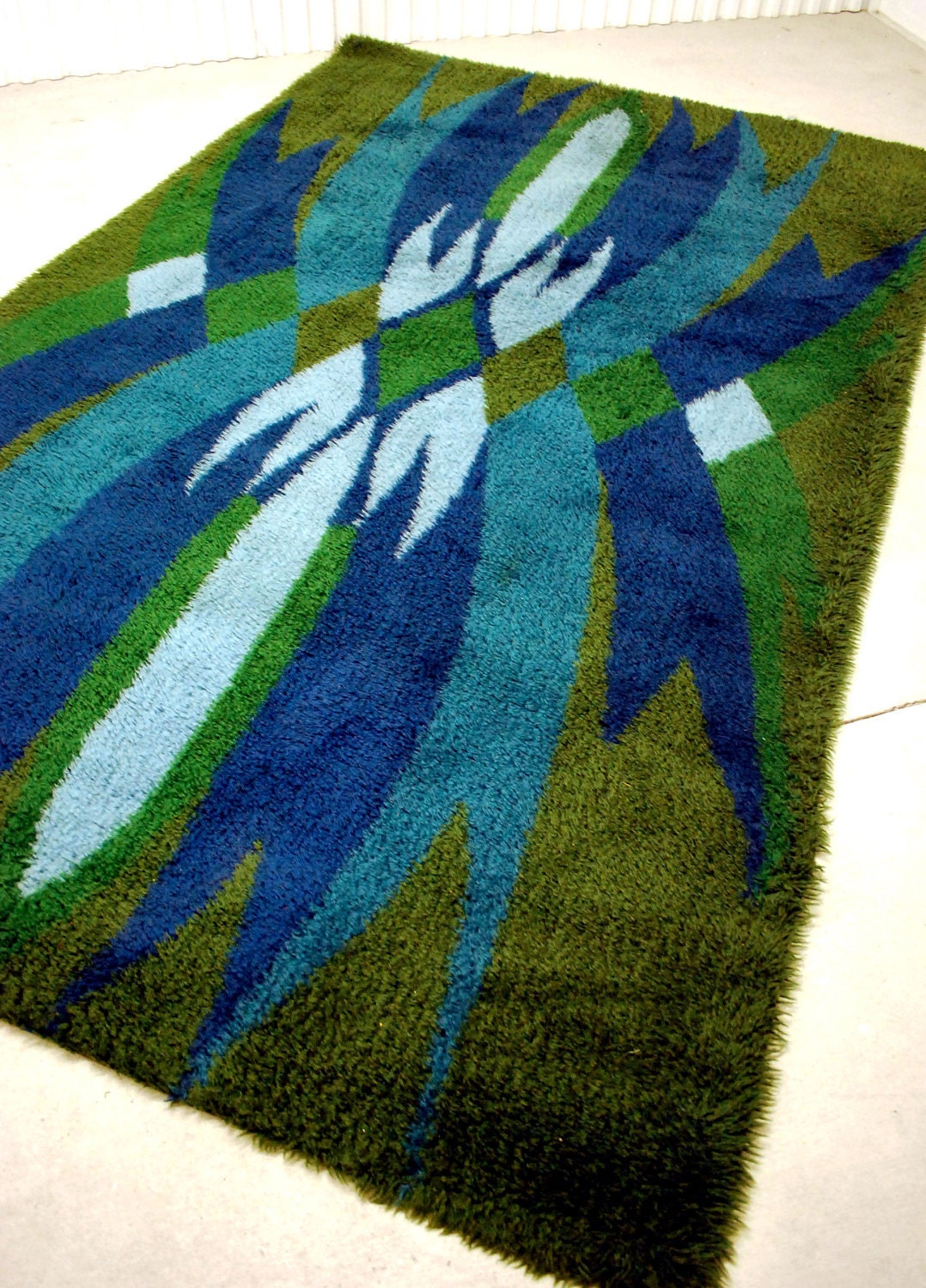 Mid Century Green and Blue Shag Rug