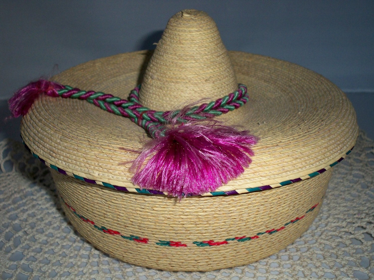 Woven Straw Sombrero Hat Tortilla Warmer Basket