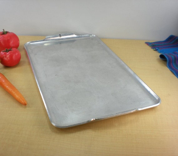 West Bend FlavoSeal Heavy Gauge Aluminum Baking Pan Sheet