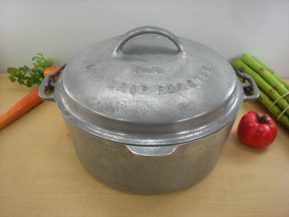 Wagner Ware Drip Drop Round Roaster Dutch Oven No. 8 Aluminum