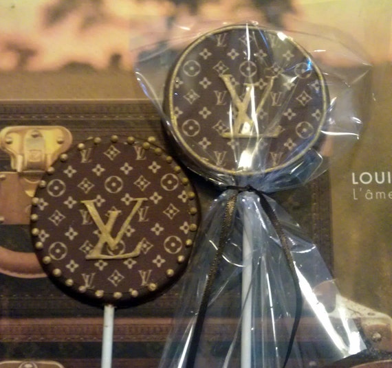 12 Louis Vuitton COOKIES Can also be a lollipop or cupcake