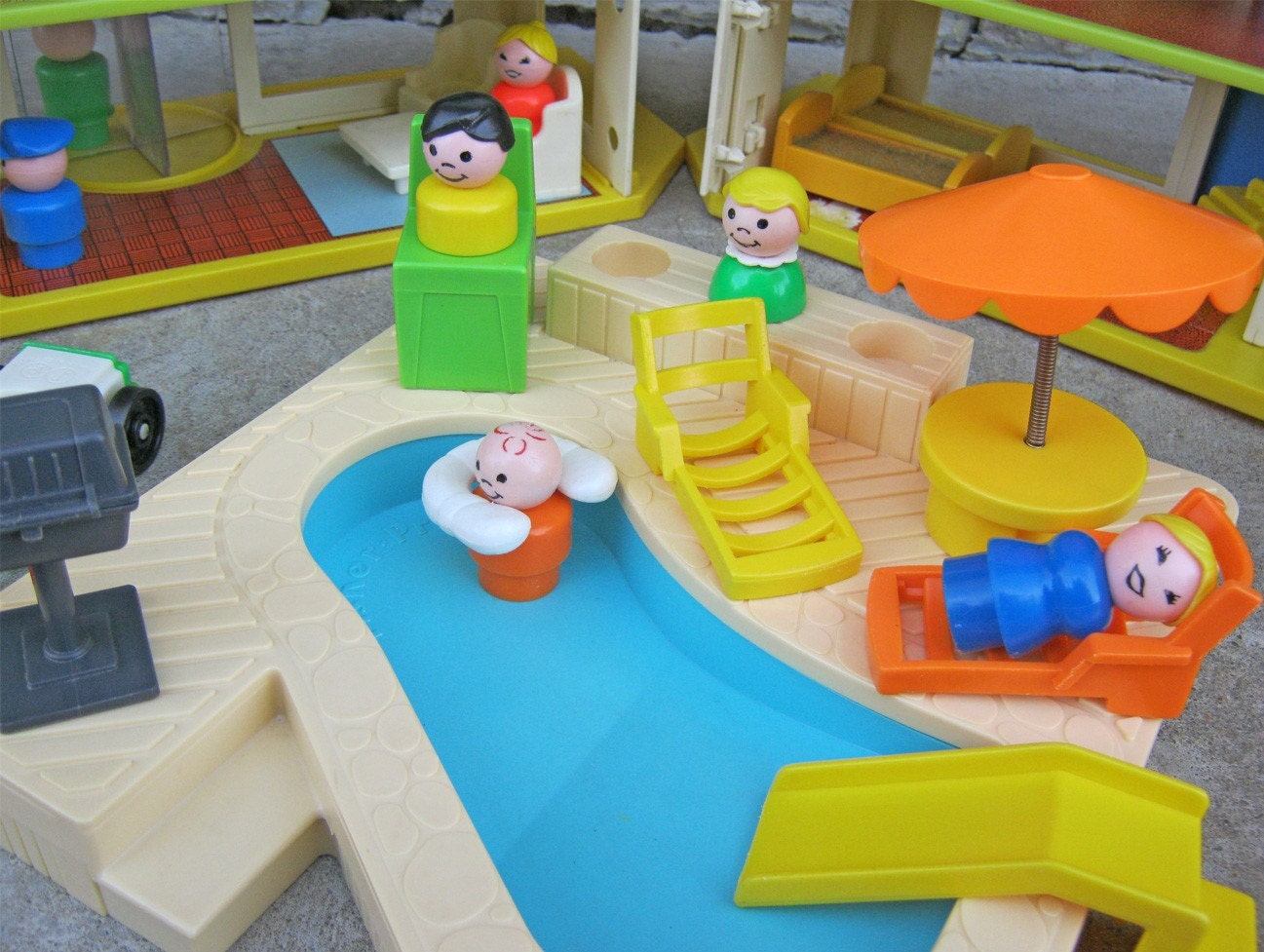 playskool holiday inn playset