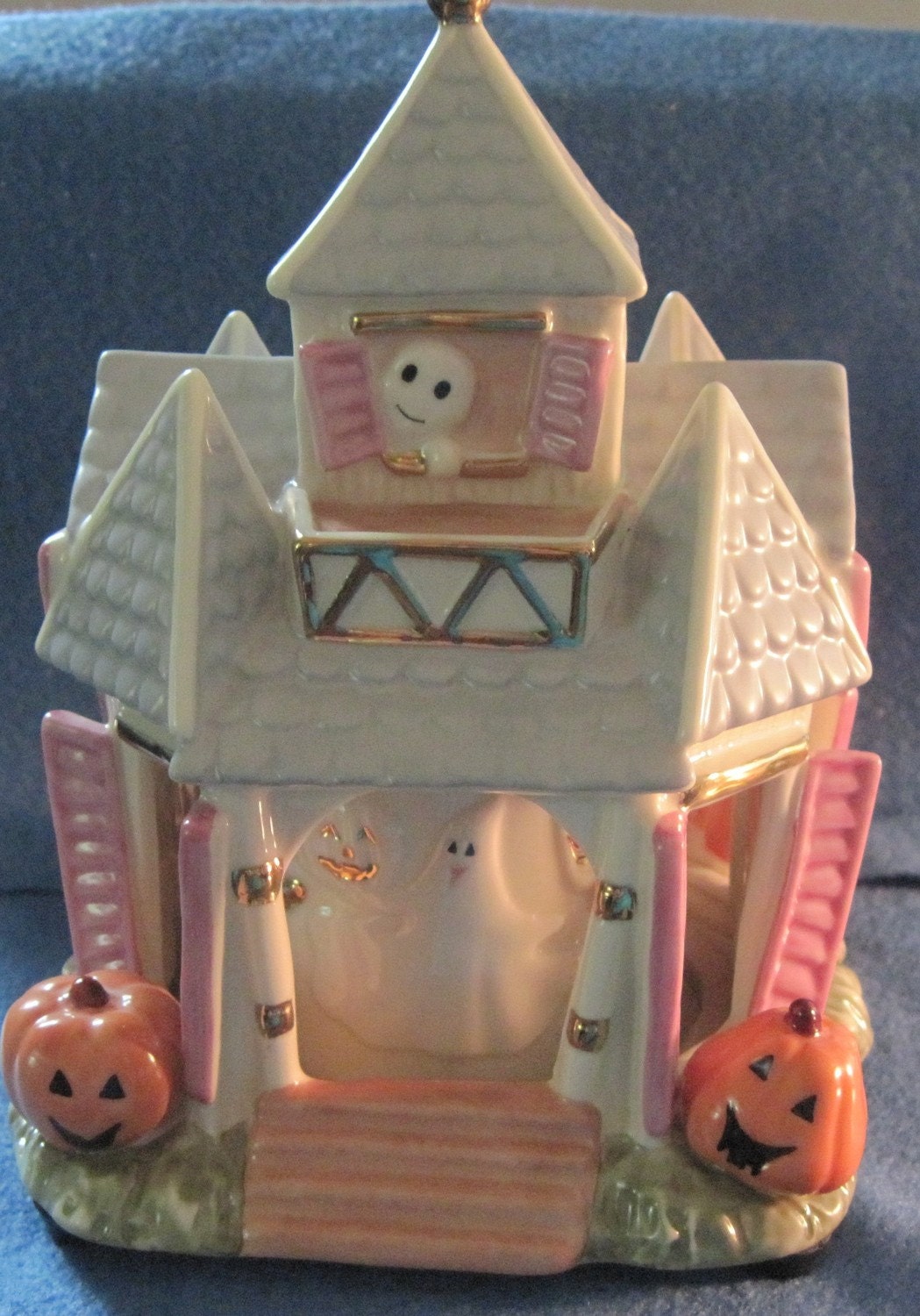 LENOX HAUNTED HOUSE HOLLOWEEN MUSIC BOX FIGURINE