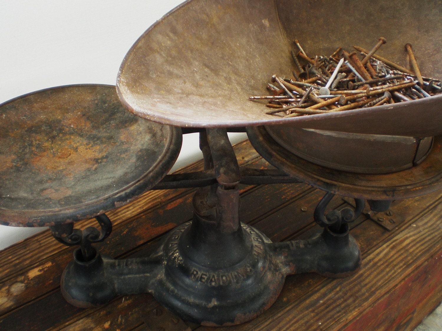 Vintage Antique Reading Hardware Nail Scale by YardSaleSisters