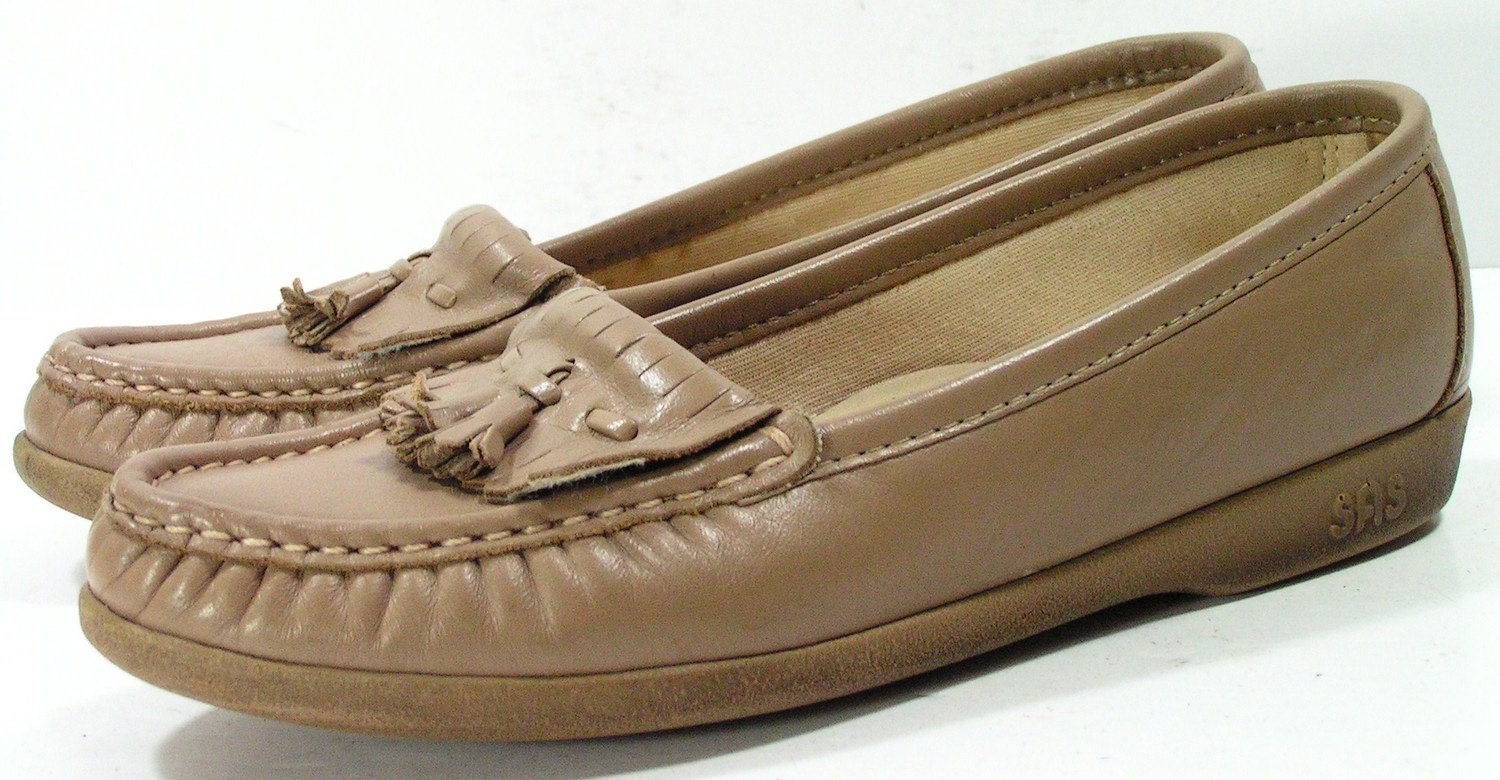 sas shoes womens 6.5 N S tan tasseled loafers flats slippers
