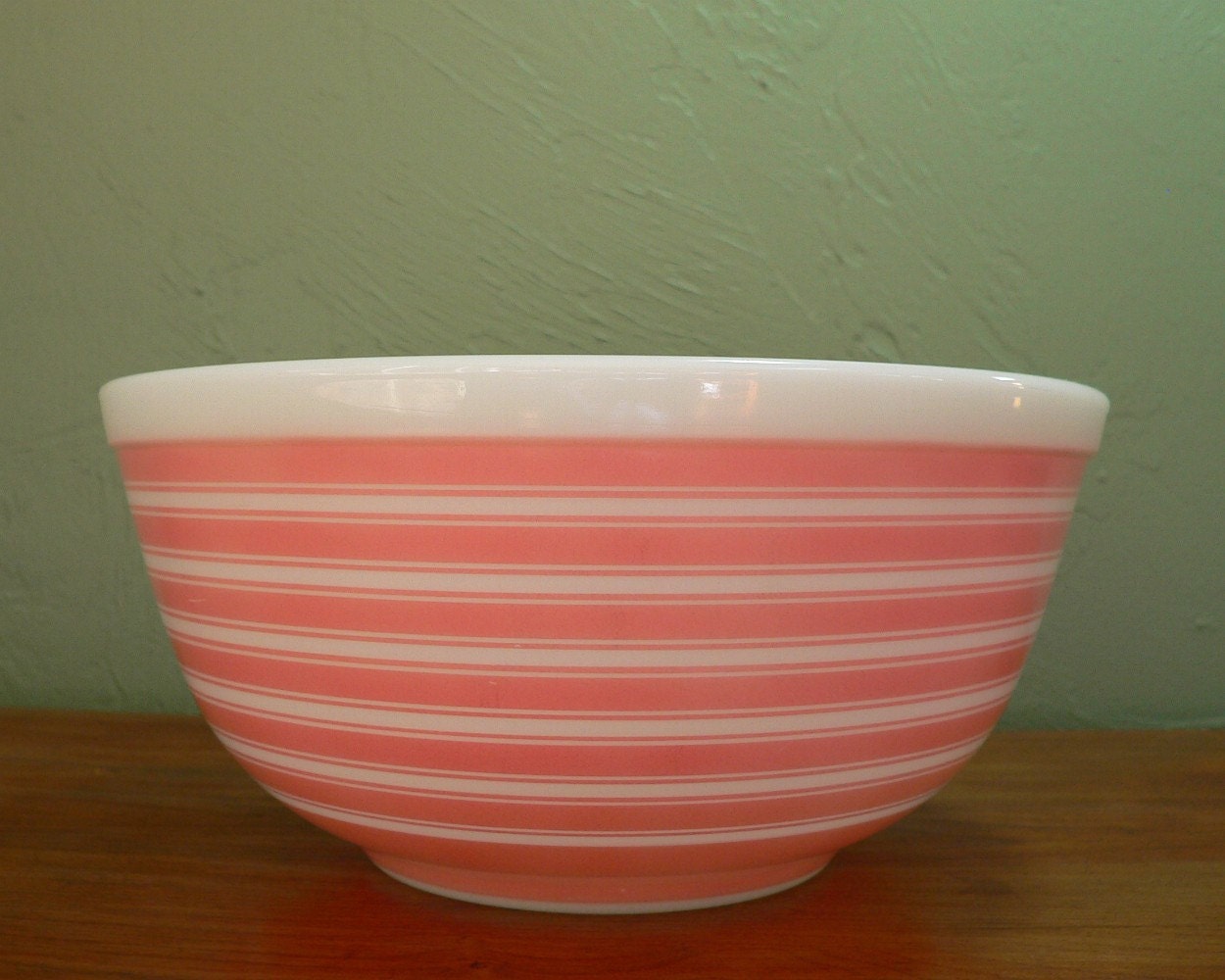 Pyrex pink stripes mixing bowl
