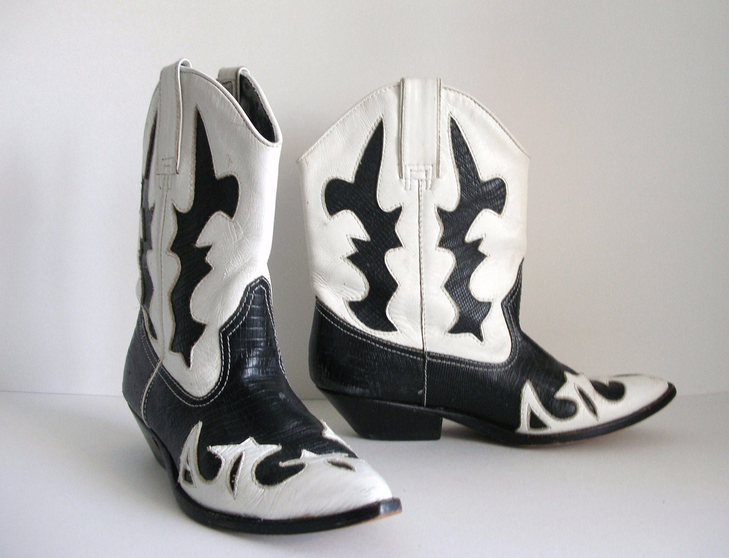 vintage cowboy boots black