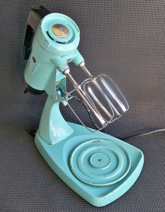 Vintage Model 12 Sunbeam Mixmaster Stand Mixer in Robin